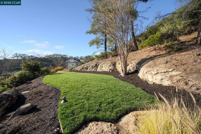 2420 Diablo Lakes Ln, Diablo CA: https://media.crmls.org/mediaz/dd67abf1-5aab-4223-be75-6fa2068d2fe6.jpg
