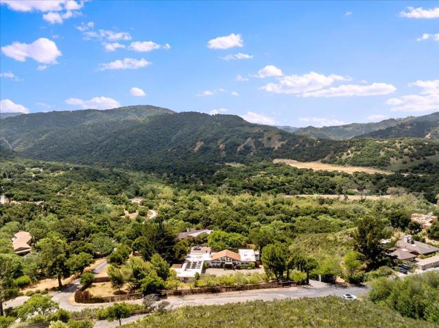228 Vista Verde, Carmel Valley CA: https://media.crmls.org/mediaz/dd67e0f2-81cb-4933-848f-6307220313ab.jpg
