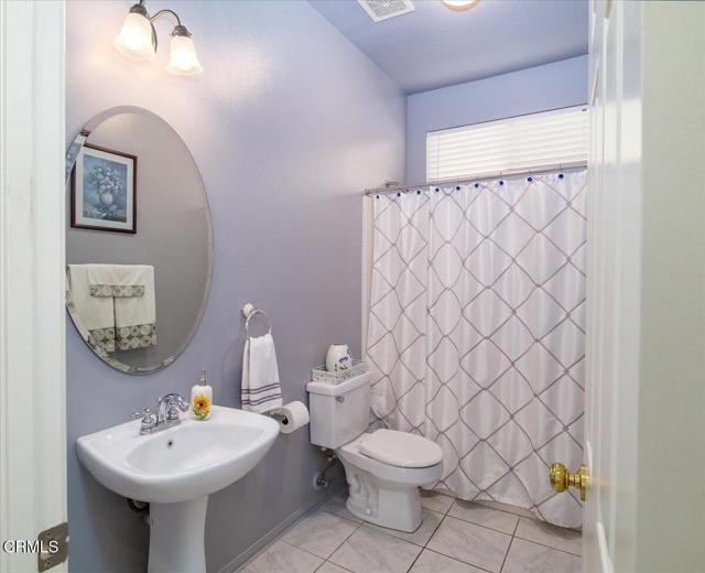 29065 Madrid Place, Castaic CA: https://media.crmls.org/mediaz/dd67e711-5b97-4611-adb9-f49ef8188bbd.jpg