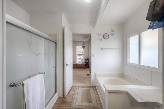 5116 Weymouth Way, Oceanside CA: https://media.crmls.org/mediaz/dd680771-32bc-4bdf-a5d9-09d60ac8b39b.jpg