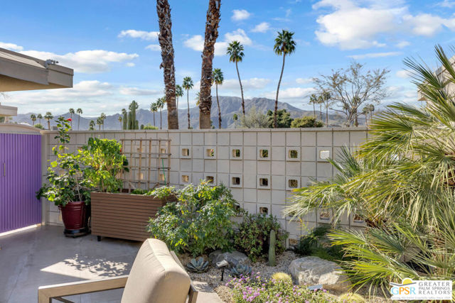 1211 Tamarisk West Street, Rancho Mirage CA: https://media.crmls.org/mediaz/dd687212-95c1-4904-82a8-3fd3052799b5.jpg