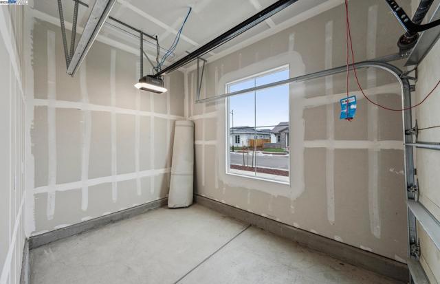 17685 Brightwood Avenue, Lathrop CA: https://media.crmls.org/mediaz/dd687c7b-4396-4ddf-9620-d53238582bc1.jpg