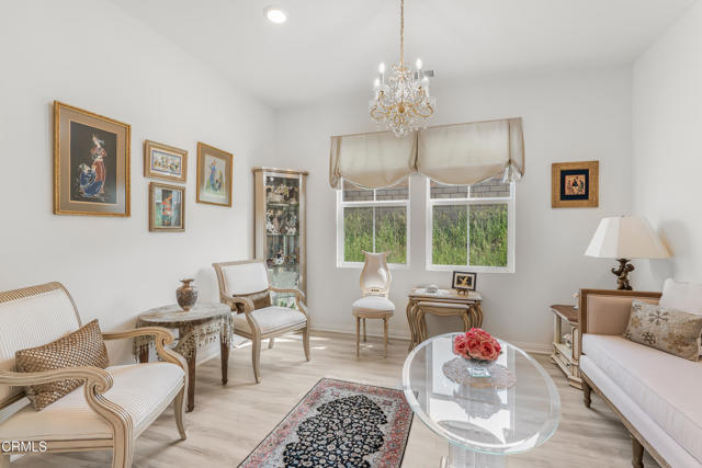 566 Purple Sage Lane, Simi Valley CA: https://media.crmls.org/mediaz/dd68ba9c-c75b-49b0-93e7-e01b4c294fca.jpg