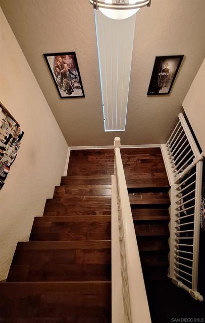 699 Ascot Dr, Vista CA: https://media.crmls.org/mediaz/dd690c37-d21b-4e06-b264-6574ccbb5f7a.jpg