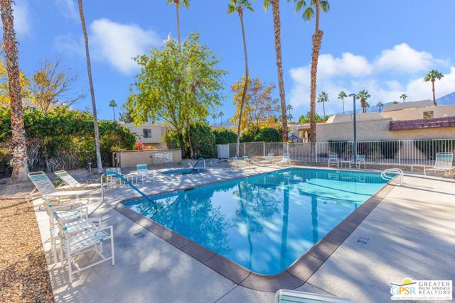 68541 Calle Alcazar, Cathedral City CA: https://media.crmls.org/mediaz/dd692d0a-ea67-4a11-8b7a-033b67504fd7.jpg