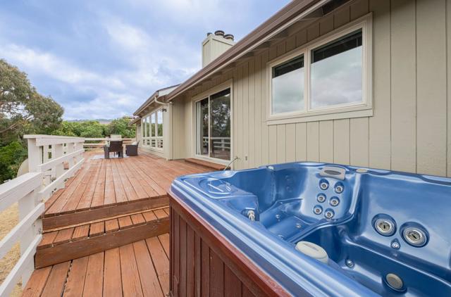 24935 Corte Poco, Salinas CA: https://media.crmls.org/mediaz/dd6a058e-624c-405c-b4ac-82f60afadb87.jpg