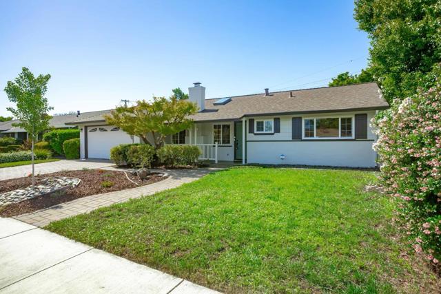 2334 Fatjo Place, Santa Clara CA: https://media.crmls.org/mediaz/dd6a1bf5-1bee-4249-b733-ead8f89dda72.jpg