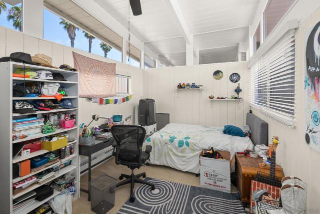 435 Country Club Ln, Coronado CA: https://media.crmls.org/mediaz/dd6aa2dd-4f1a-4ce1-99a8-a2c945f7fb0b.jpg