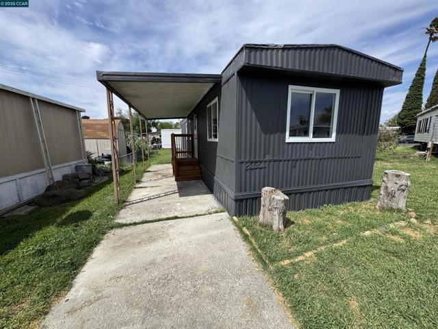 3505 Gateway Rd, Bethel Island CA: https://media.crmls.org/mediaz/dd6b6e69-5104-4e2f-af99-6baa0ce55cfa.jpg