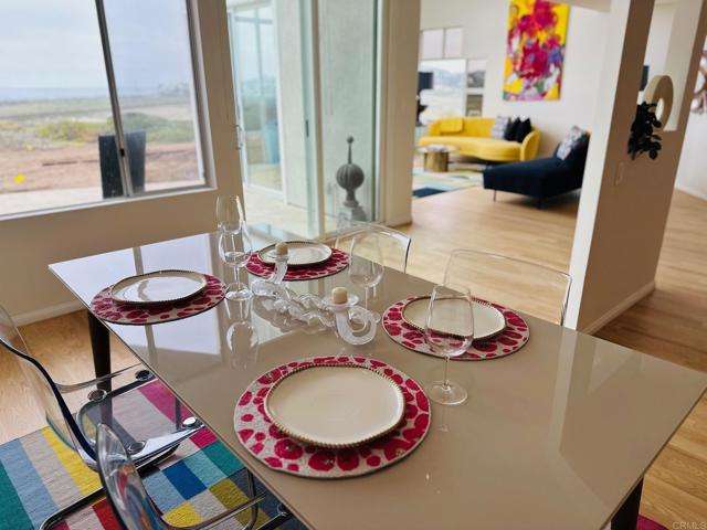 Detail Gallery Image 14 of 28 For 166 Solana Point Cir, Solana Beach,  CA 92075 - 3 Beds | 2/1 Baths