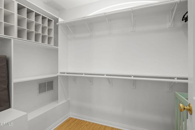2036 Pierpont Boulevard, Ventura CA: https://media.crmls.org/mediaz/dd6d1ada-6762-41d0-a3a8-b236ffb63312.jpg