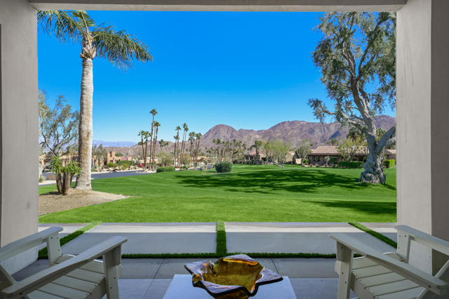 49120 Sunrose Lane, Palm Desert CA: https://media.crmls.org/mediaz/dd6d39fe-0a93-4ae2-84b9-a5e2291508c0.jpg