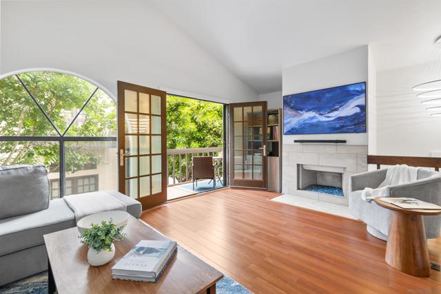 2362 Altisma Way, Carlsbad CA: https://media.crmls.org/mediaz/dd6dd8f0-c225-4465-ac7e-1734c9cff633.jpg