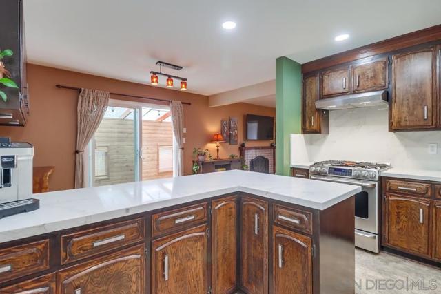 3541 Pomeroy St, San Diego CA: https://media.crmls.org/mediaz/dd6ddba3-8e76-4d43-ae87-be9cfc77a28b.jpg