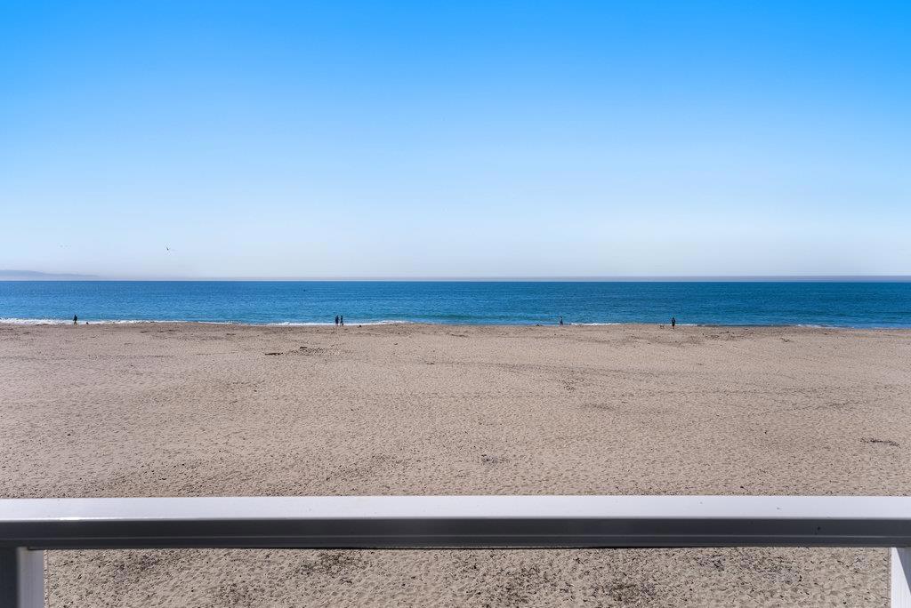 https://media.crmls.org/mediaz/dd6e0cb4-657d-4747-8db3-4207981447a0.jpg?preset=X-Large