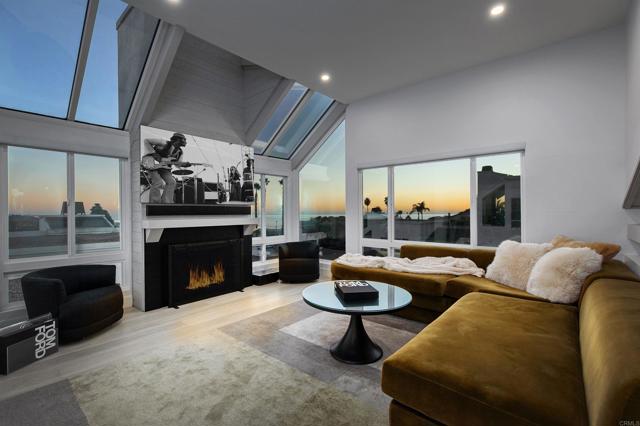 Detail Gallery Image 5 of 25 For 338 Shoemaker, Solana Beach,  CA 92075 - 3 Beds | 2/1 Baths