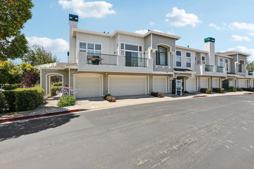 595 Shoal Circle