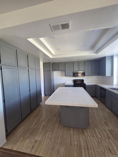 Detail Gallery Image 29 of 52 For 821 Verin Ln, Chula Vista,  CA 91910 - 5 Beds | 3 Baths