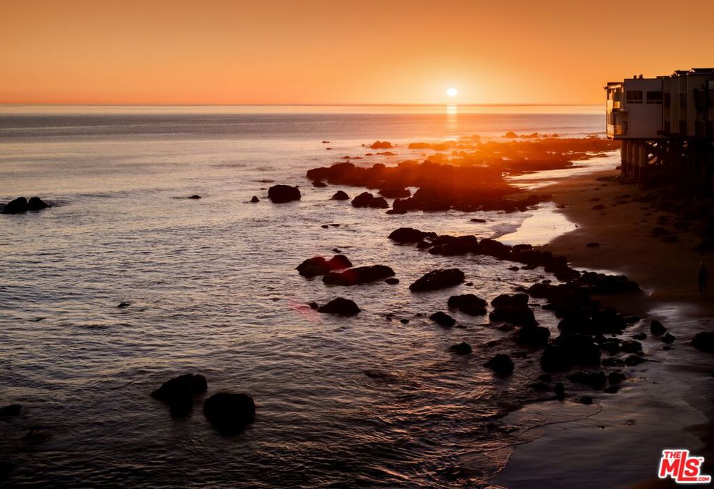https://media.crmls.org/mediaz/dd70fb31-ba19-44a7-9e35-2faa430f4c8f.jpg?preset=X-Large