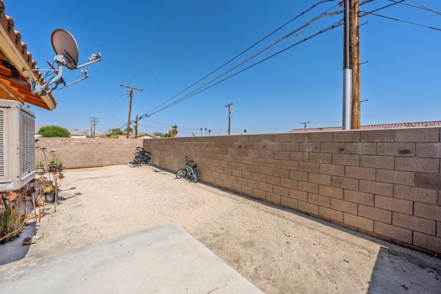 66765 Ironwood Drive, Desert Hot Springs CA: https://media.crmls.org/mediaz/dd7182cf-0696-4ca3-ba29-8c2802fb97c7.jpg