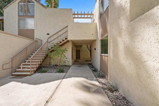 78205 Cortez Lane, Indian Wells CA: https://media.crmls.org/mediaz/dd7220be-b2e1-4697-8913-7781408e7c34.jpg