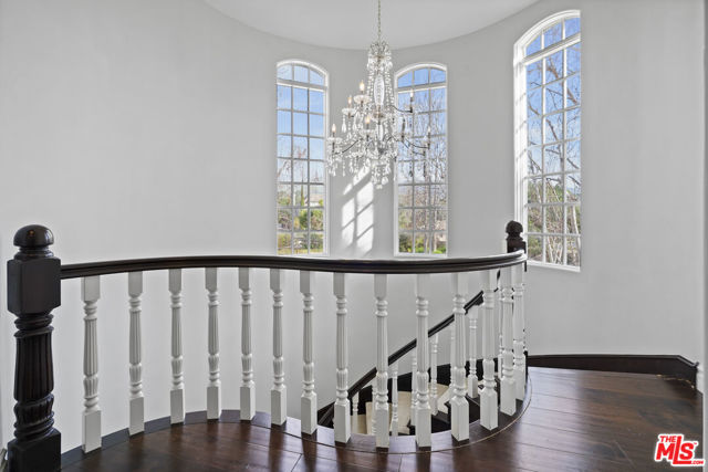 22510 La Quilla Drive, Chatsworth CA: https://media.crmls.org/mediaz/dd723ba1-3281-476a-bad5-abf70ab6a38e.jpg