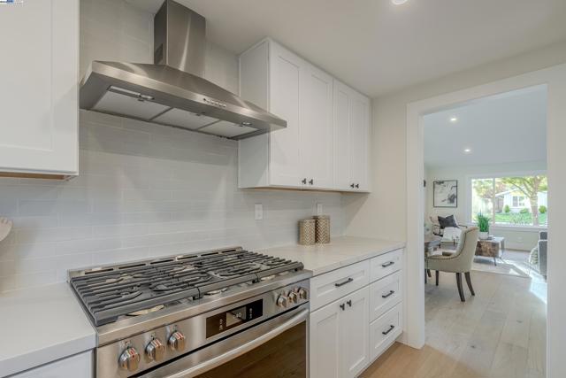 311 Foxboro Ct, San Ramon CA: https://media.crmls.org/mediaz/dd72c814-b3f3-4137-81cf-cccdd8696a89.jpg