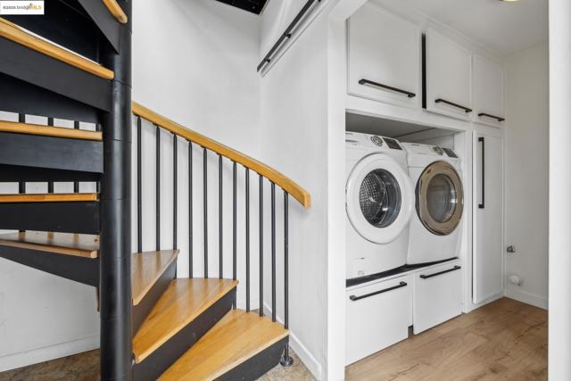 6951 Chambers Dr, Oakland CA: https://media.crmls.org/mediaz/dd73eb10-2421-4f07-989a-0ec17e11a427.jpg