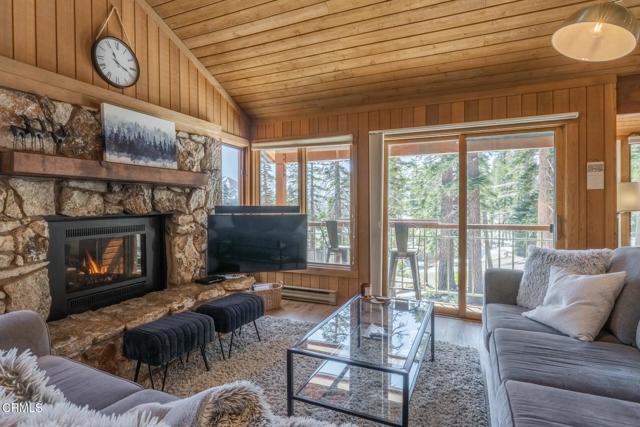 435 Lakeview Boulevard, Mammoth Lakes CA: https://media.crmls.org/mediaz/dd755911-ee77-41d1-9b5b-e38126b57f67.jpg