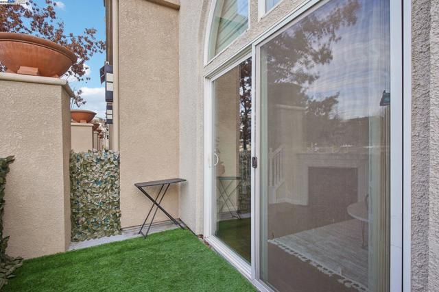 3240 Maguire Way, Dublin CA: https://media.crmls.org/mediaz/dd757dbd-00ce-497f-a6a0-e531153251c6.jpg