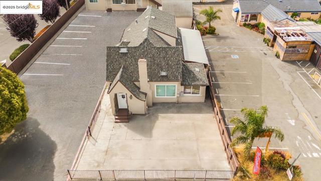 2090 Marina Blvd, San Leandro CA: https://media.crmls.org/mediaz/dd761a5d-eafb-46b8-a2a5-3e20f6c9a6bf.jpg