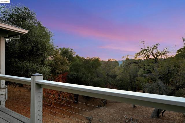 16096 Parkridge Ave, Sonora CA: https://media.crmls.org/mediaz/dd764aa6-f944-4502-8577-9dc61f54219d.jpg