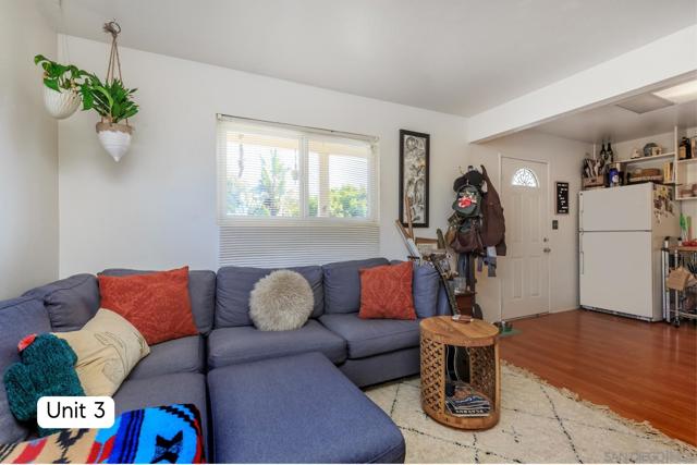 647 San Dieguito Dr., Encinitas CA: https://media.crmls.org/mediaz/dd767053-e451-44c5-9edd-b1ce53e8ebd9.jpg