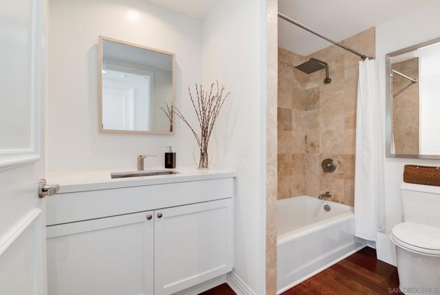 2500 6Th Ave, San Diego CA: https://media.crmls.org/mediaz/dd76e9da-db79-4ef1-8e52-34e359579be6.jpg