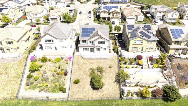 7862 Ridgeline Place, Dublin CA: https://media.crmls.org/mediaz/dd77f67e-965d-4252-9066-41b14e02cfb2.jpg