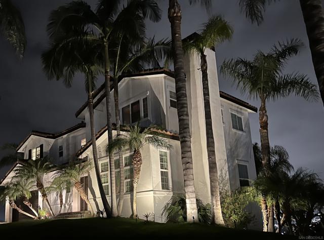 1712 Horizon Heights Cir, El Cajon CA: https://media.crmls.org/mediaz/dd77fd0f-cbeb-4208-b566-a98c84a6b777.jpg