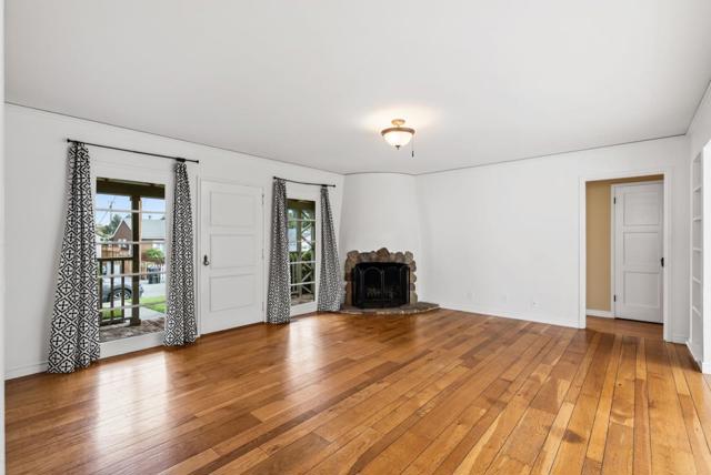 301 22nd Avenue, San Mateo CA: https://media.crmls.org/mediaz/dd7aa33f-d9a1-4655-aa06-a42199038e1b.jpg