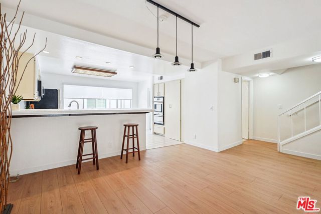 13065 Mindanao Way, Marina del Rey CA: https://media.crmls.org/mediaz/dd7ac41c-acc0-425e-897d-886718cba21c.jpg