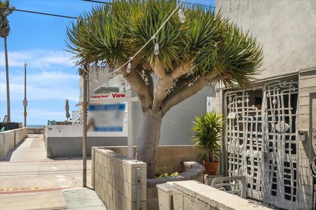 710 Verona Court, San Diego CA: https://media.crmls.org/mediaz/dd7ad328-8d9e-4362-9616-02e1ac0388c8.jpg