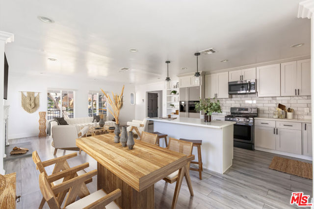 3921 S Victoria Avenue, Los Angeles CA: https://media.crmls.org/mediaz/dd7b5e79-70d9-4bdc-85b0-db2afaaae45f.jpg