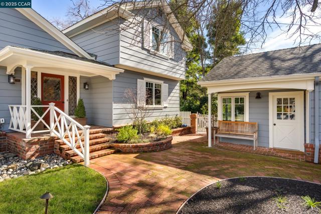 120 El Centro, Diablo CA: https://media.crmls.org/mediaz/dd7bb7b3-9159-4ae9-aa7c-02523e57418a.jpg