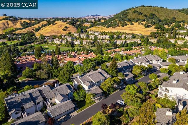 4332 Terra Granada Dr, Walnut Creek CA: https://media.crmls.org/mediaz/dd7c4e34-85bb-4c0b-916e-1125fea84797.jpg