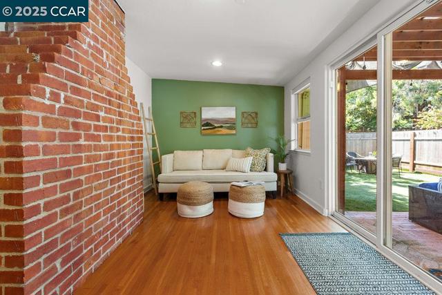 66 Del Hambre Cir, Walnut Creek CA: https://media.crmls.org/mediaz/dd7c6570-b74d-48ac-80ac-65b88cefadfd.jpg