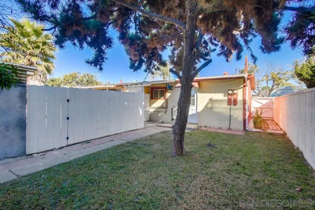 3305 3307 Clairemont Mesa Blvd, San Diego CA: https://media.crmls.org/mediaz/dd7ce808-127a-44fb-b4f3-0eeec3ad3834.jpg