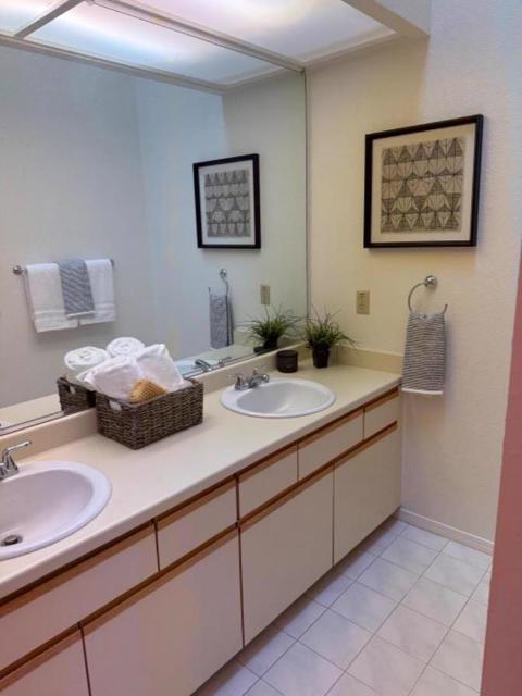 421 Sierra Vista Avenue, Mountain View CA: https://media.crmls.org/mediaz/dd7cf1b3-f0f3-49b6-98eb-5b0f46810894.jpg