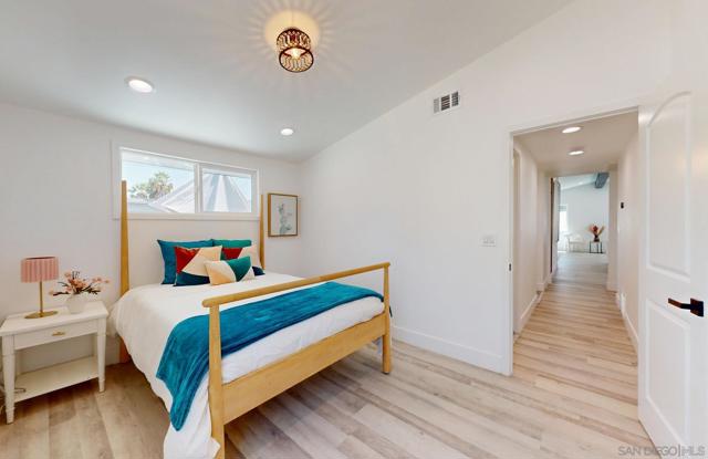 873 Towne Street, Costa Mesa CA: https://media.crmls.org/mediaz/dd7d7a1f-c0b6-4079-9ce7-deac0a8b6ec3.jpg