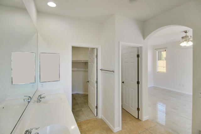 48180 Chandler Court, Indio CA: https://media.crmls.org/mediaz/dd7ddfad-9f22-4378-bc99-6a0076f028c8.jpg