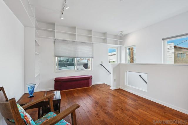 1268 Essex St, San Diego CA: https://media.crmls.org/mediaz/dd7f0acd-8c03-4f07-b3ae-04db747cec2c.jpg