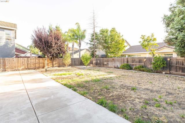 5425 Spur St, Riverbank CA: https://media.crmls.org/mediaz/dd7fde8e-7880-4622-9918-e19f743deaac.jpg