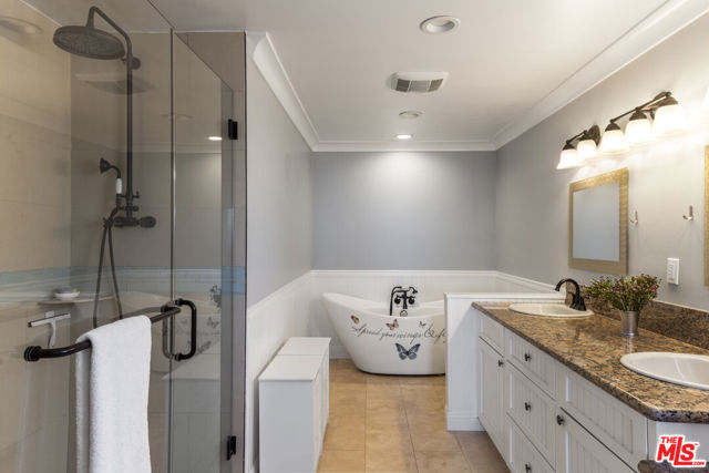 1230 Silvius Avenue, San Pedro CA: https://media.crmls.org/mediaz/dd80144d-7be2-4d9a-aa06-8dd880af2916.jpg